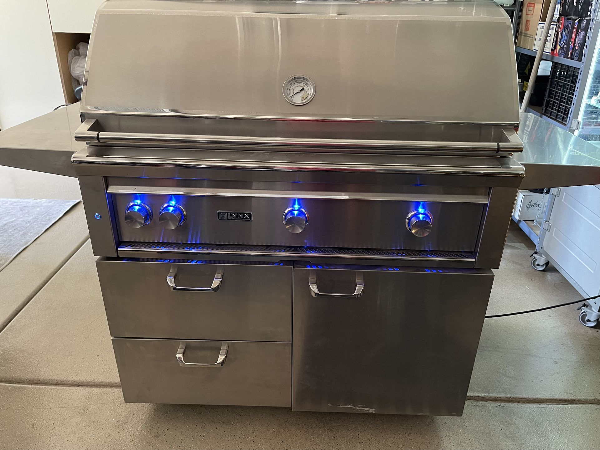 42 Inch Lynx Cart Model BBQ Grill