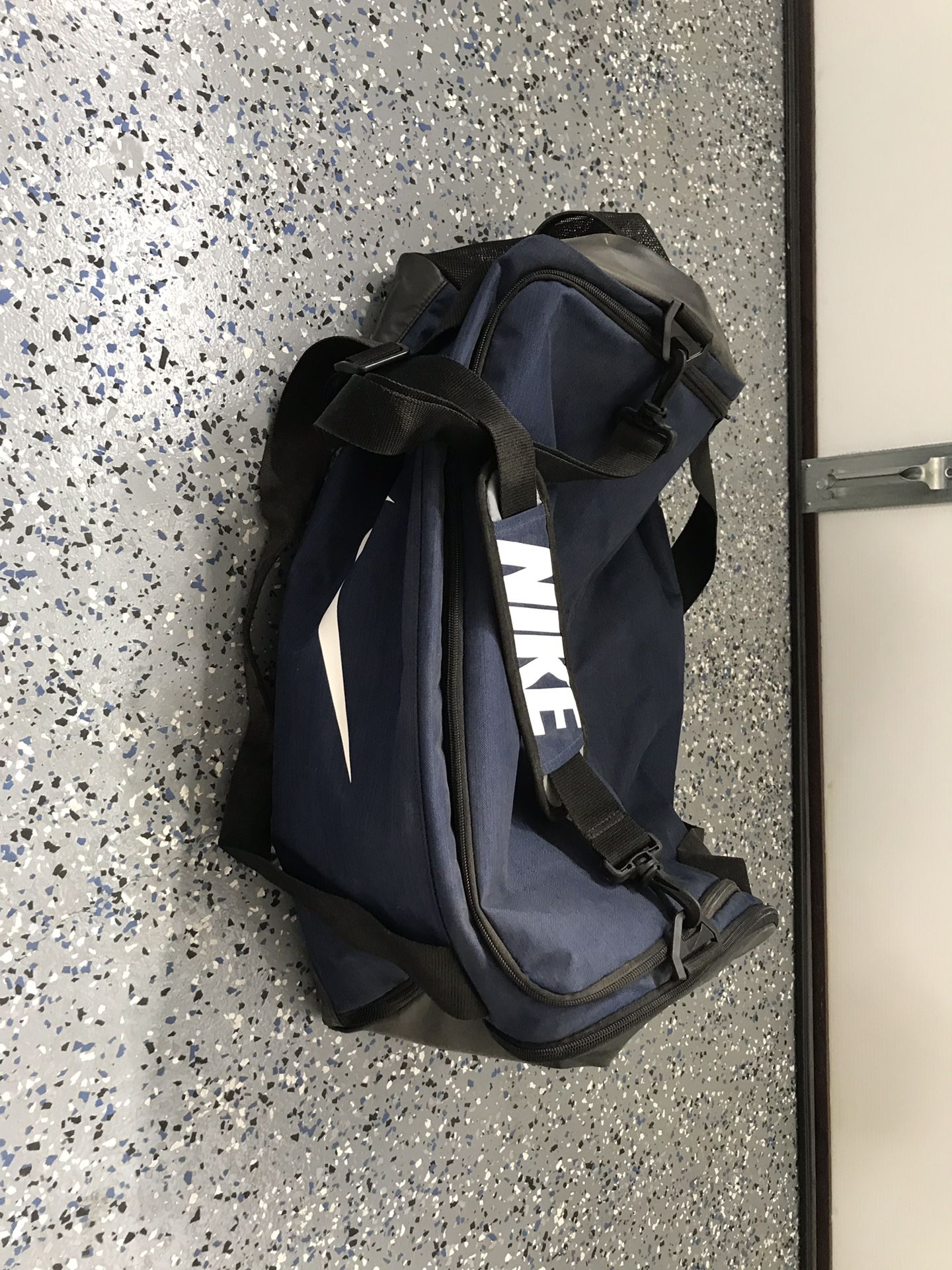 Nike duffle bag large