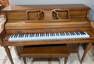 Wood piano
