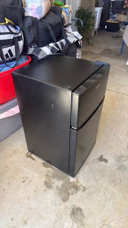 Galanz Mini refrigerator