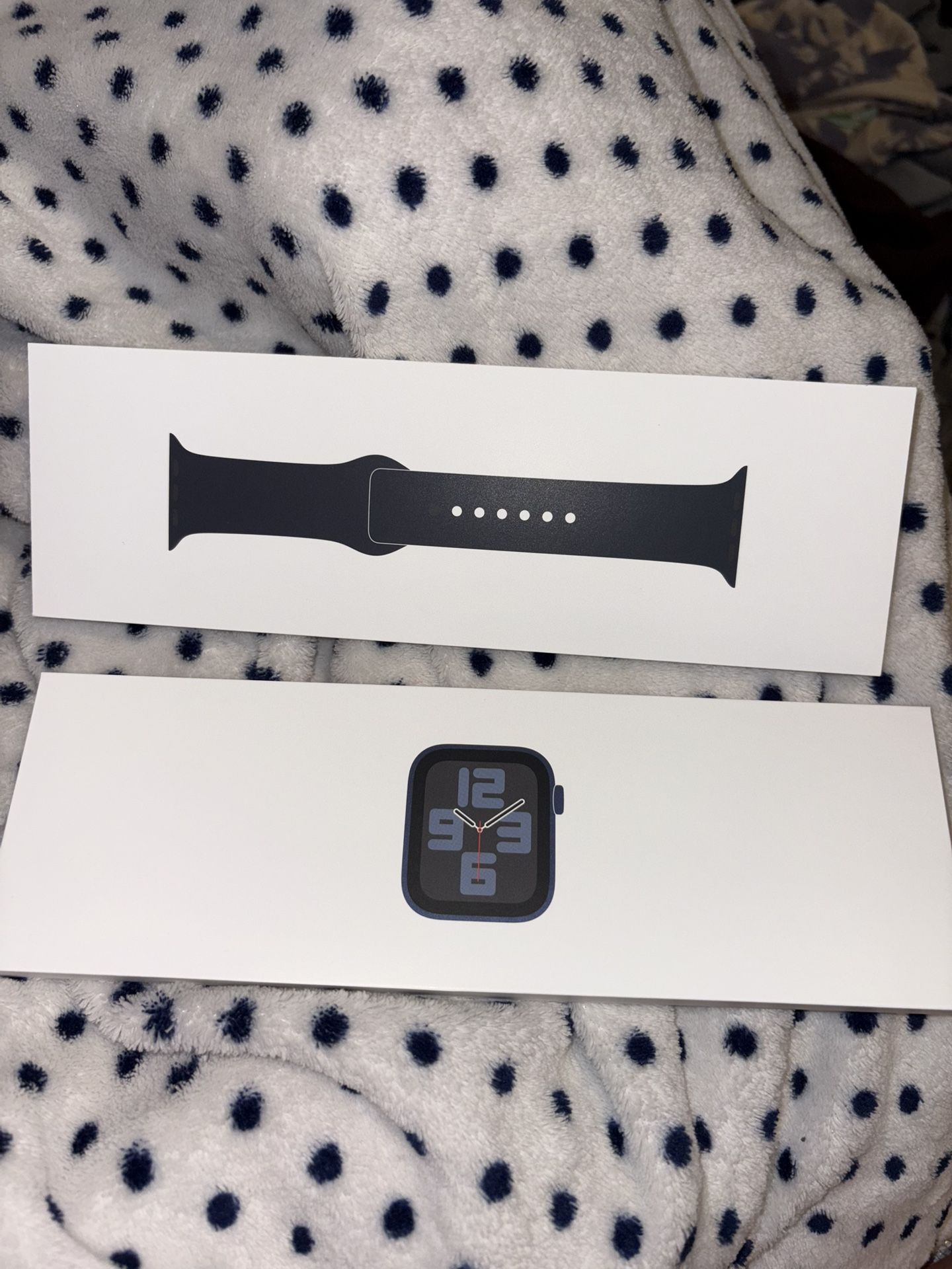 Apple Watch Gen 2 40mm $185