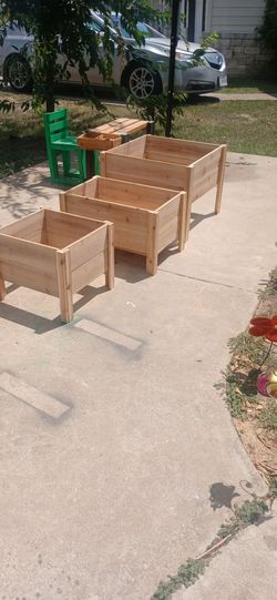 HANDMADE CEDAR PLANTERS
