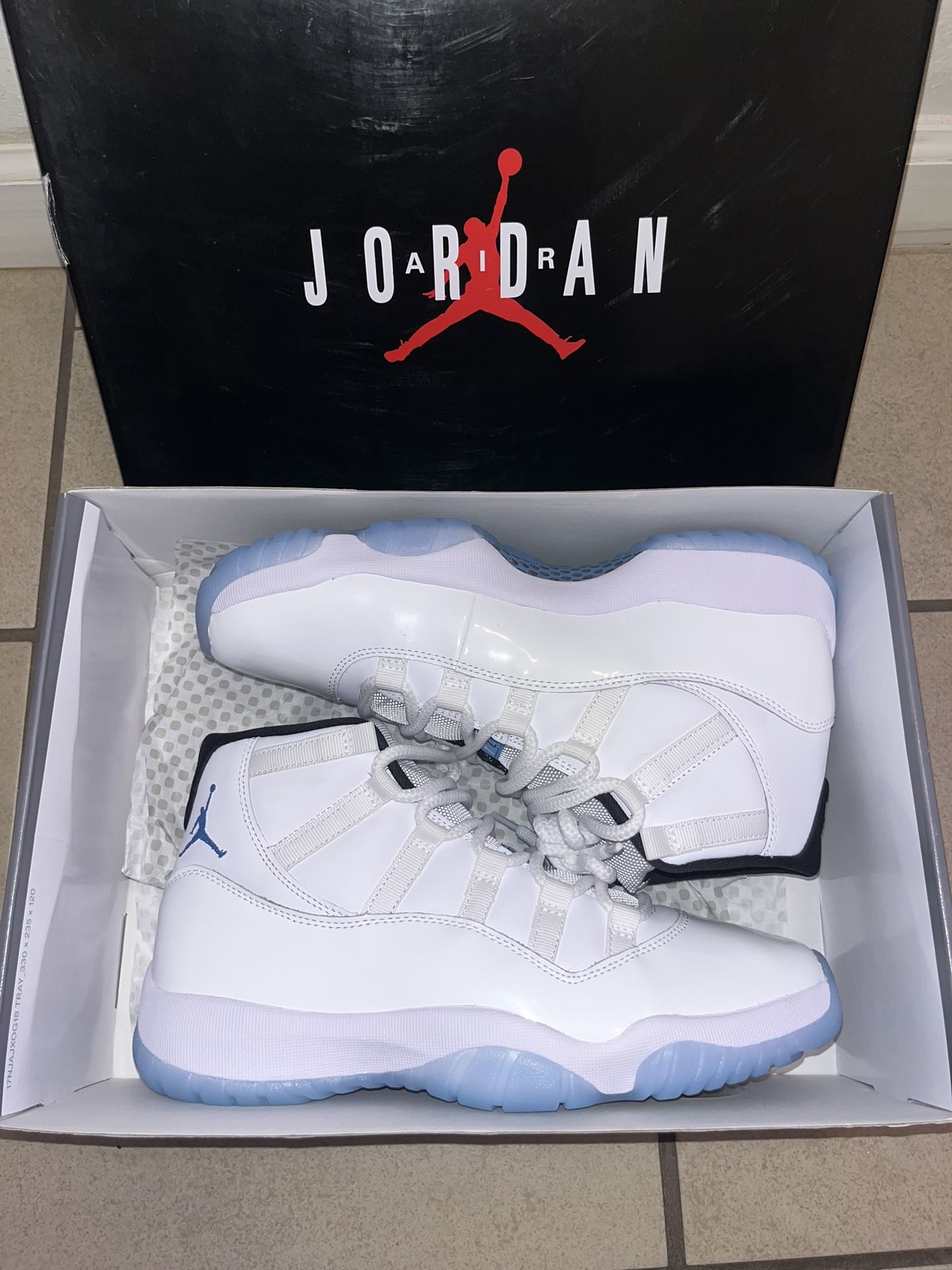 Jordan 11 Legend Blue