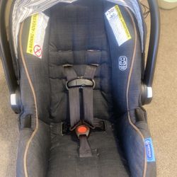 Graco Snugride Infant Car seat 