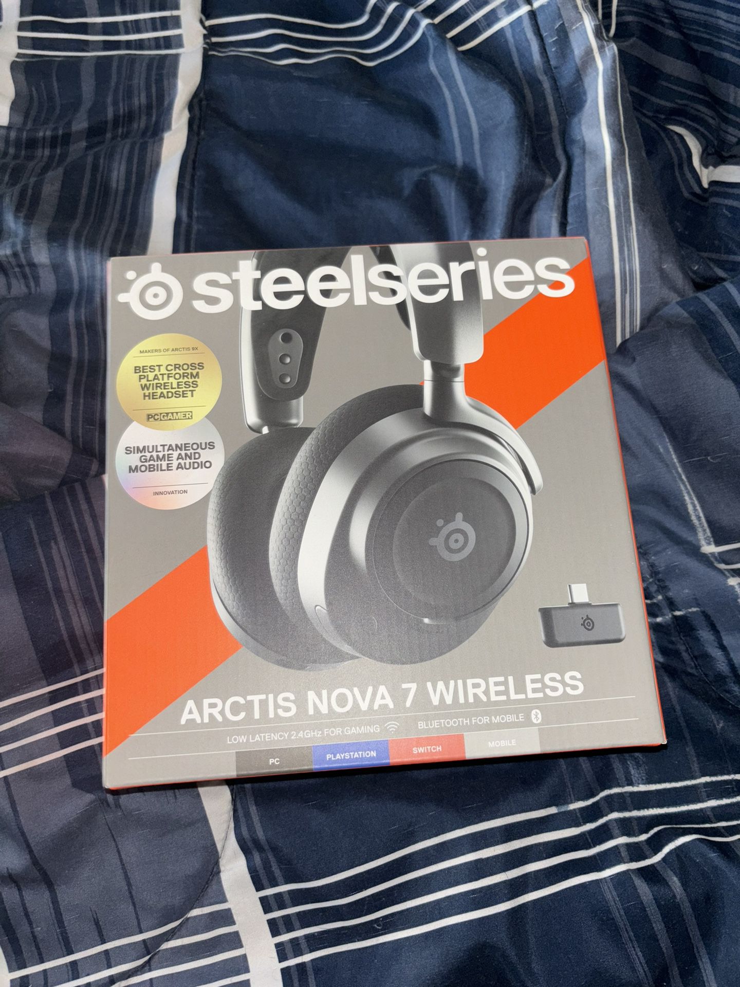 Steel series Arctis Nova 7  Wireless Gaming Headphones