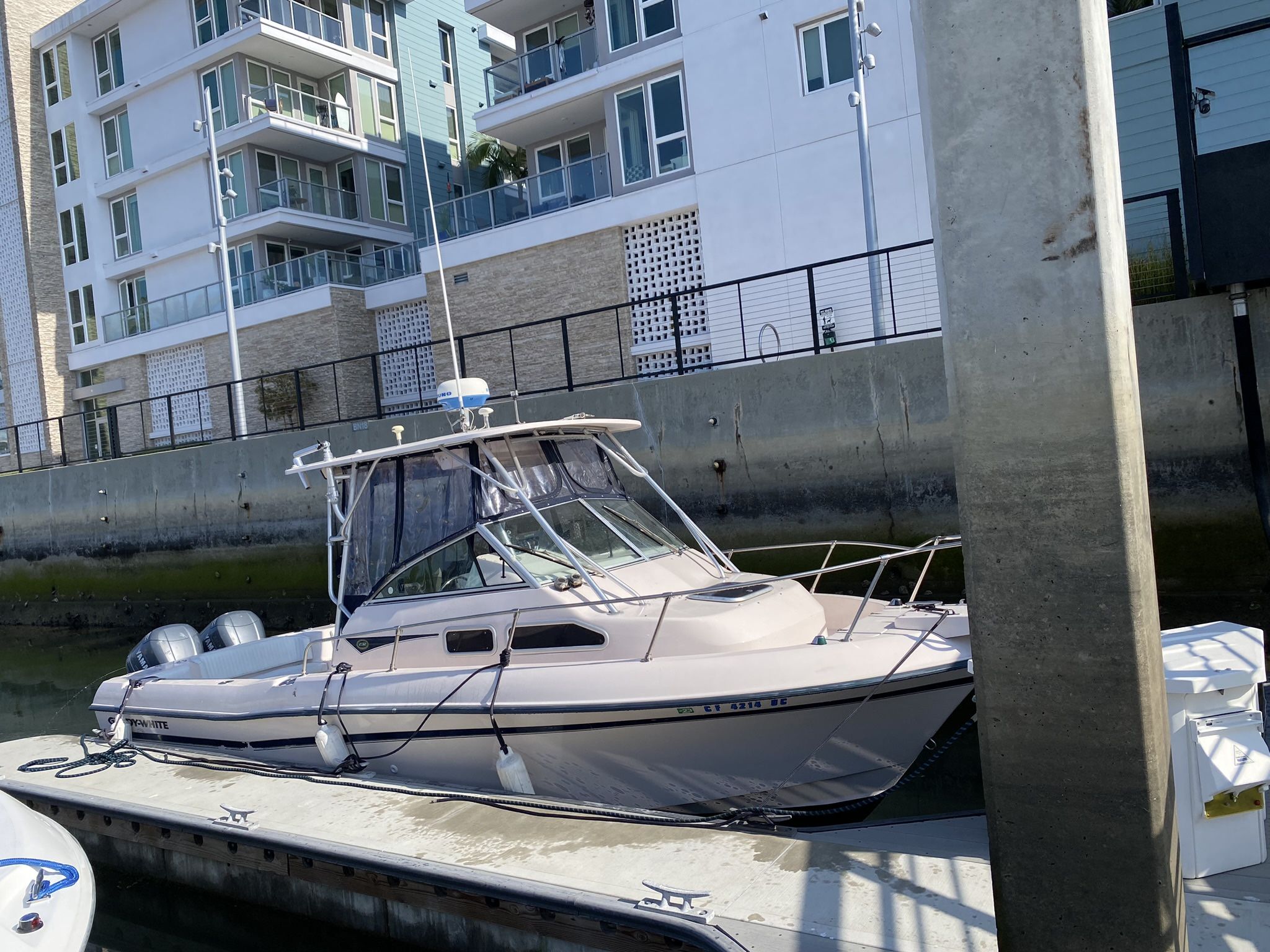 1998 Grady white 232 gulfstream