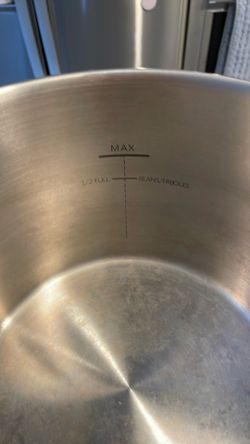 Princess House 8 quart stainless steel good quality reduction pot with steamer knob on the top