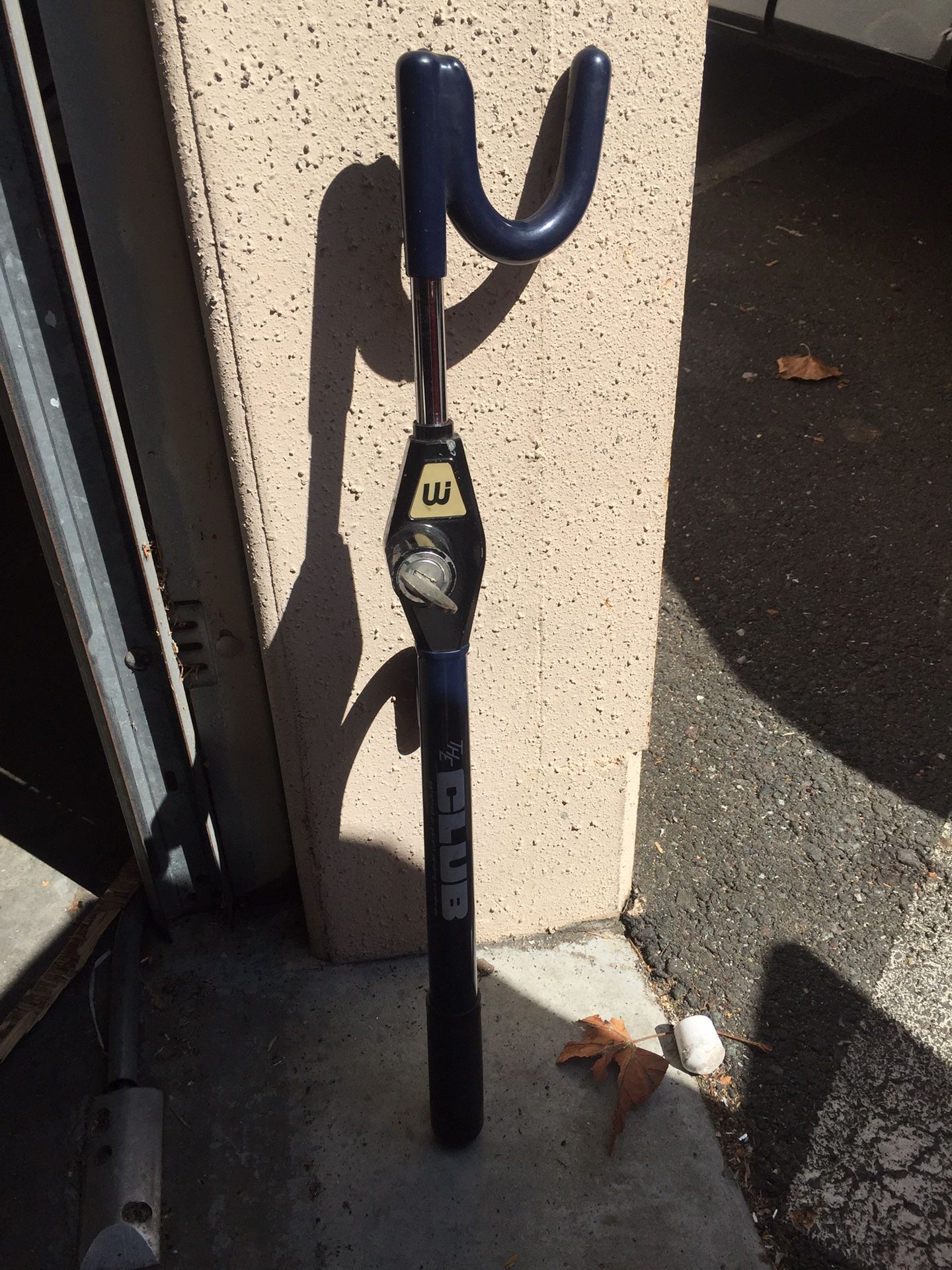 Vehicle locker