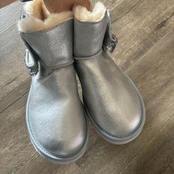 UGG Women Size 5