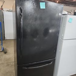 Ge  Bottom Freezer Fridge 
