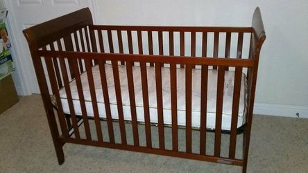 1~Baby crib
