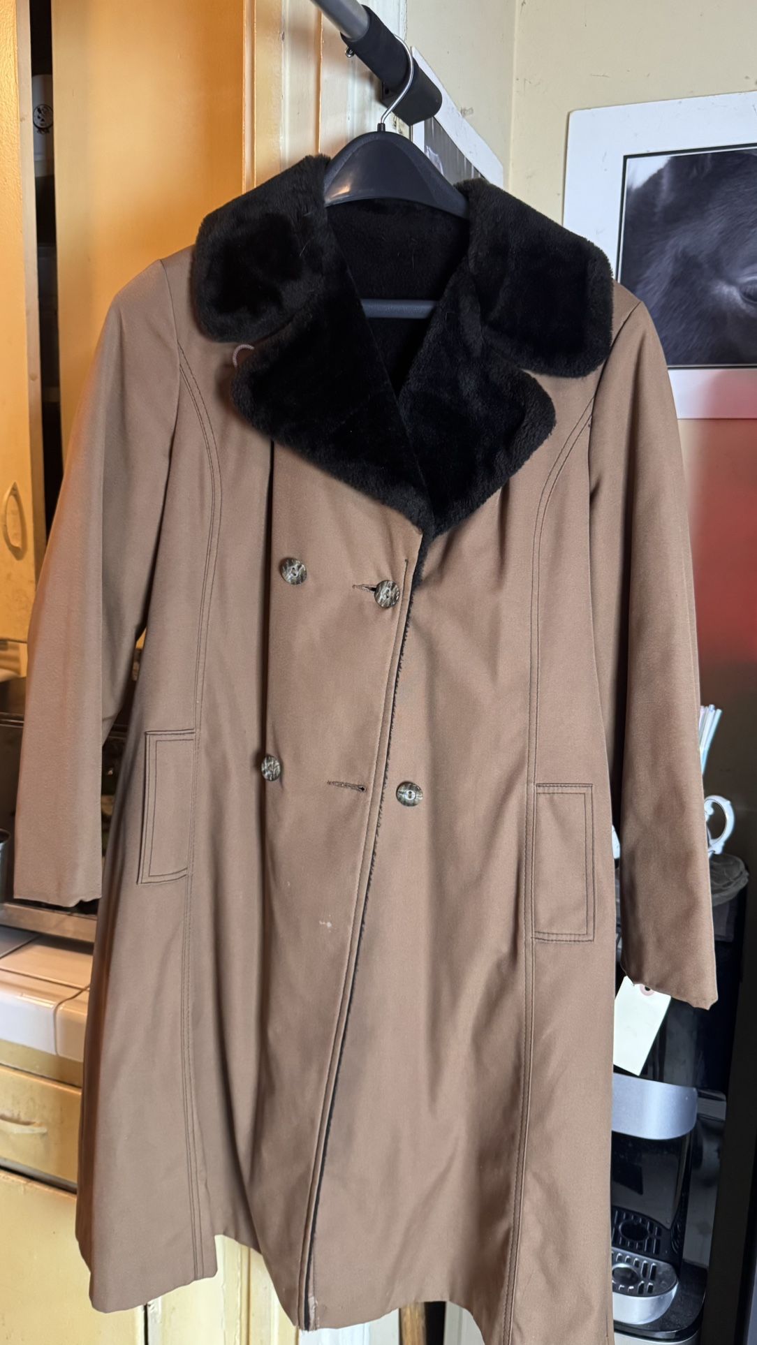 Brown Women’s Coat with Black Faux Fur Collar 1970s