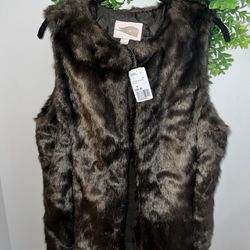 Forever21 Woman’s Medium Brown Fur Vest 