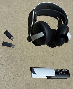 PS5 Headset And Earbuds