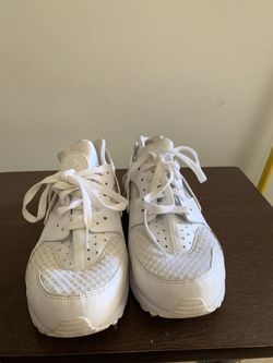 8.5 men’s/ boys Nike Huaraches