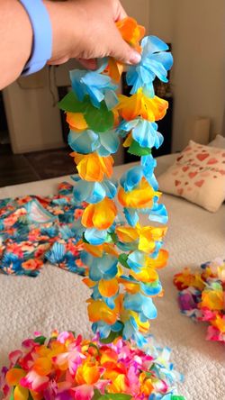 Hawaiian leis, flower necklace and wristband 12 pieces