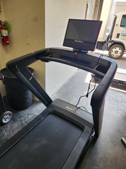 FULLERTON - Scratch and dent special - Nordictrack Commercial 1750 treadmill- 1100$
