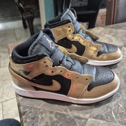 Nike Shoes 