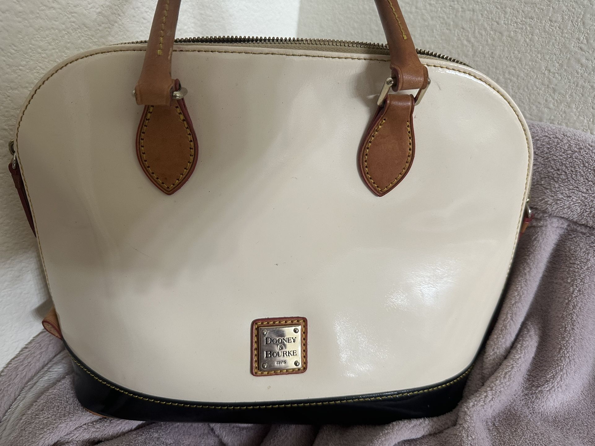 Classy Leather Dooney