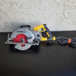 DEWALT DWS535 Worm Drive Circular Saw