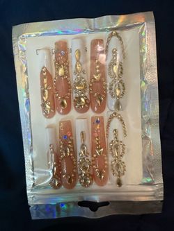 Press on nails