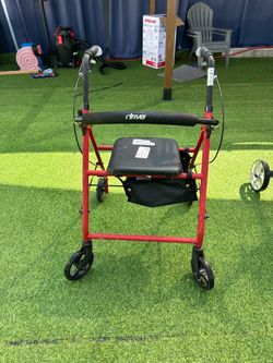 Drive Medical Rollator Walker with Seat