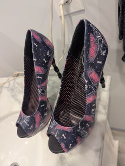 Heels, skeleton flamingo size 10