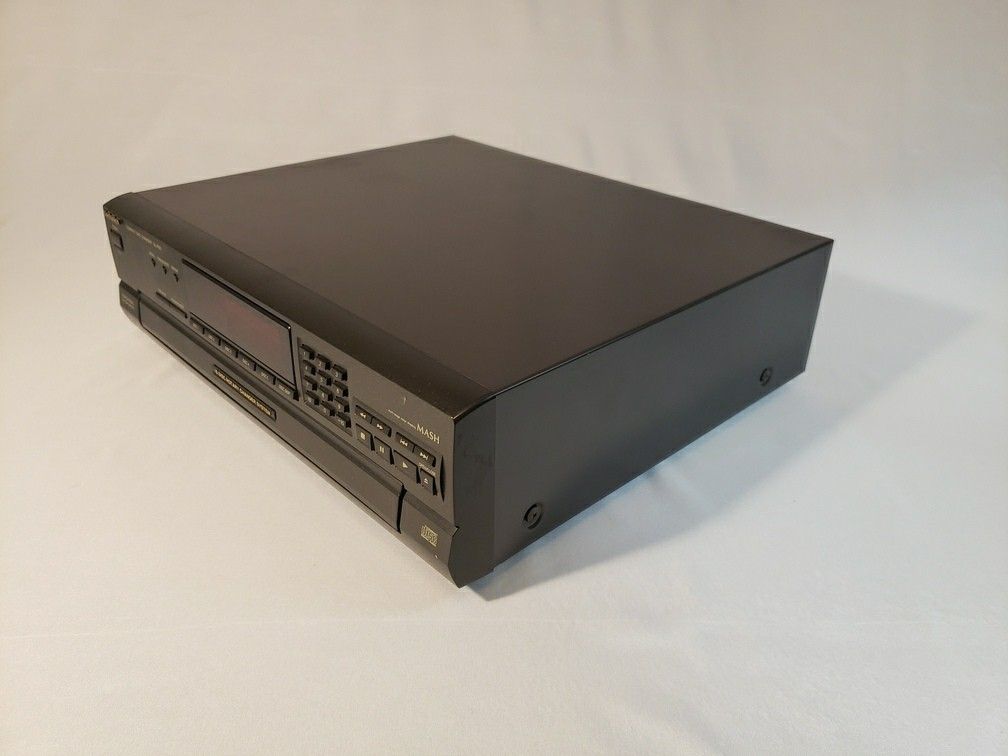 Technics SL-PD5 Stereo MASH CD Player 5-Disc Changer with Digital Output