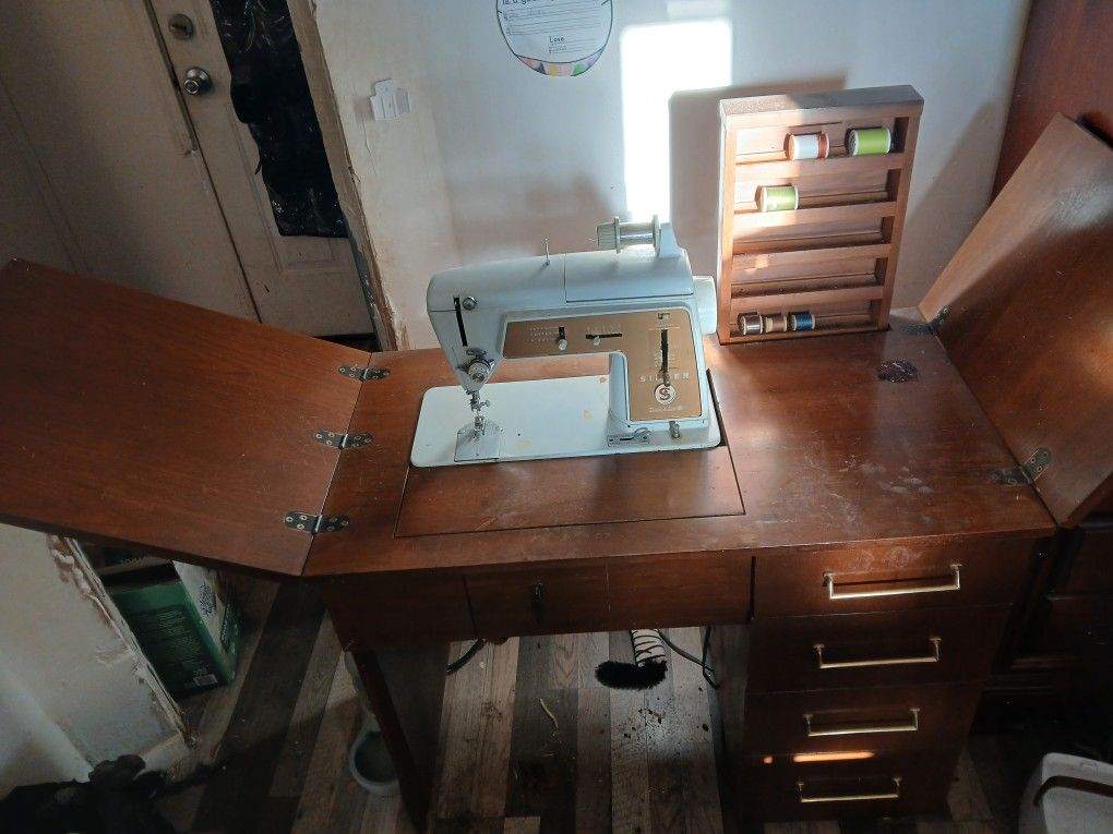 Integrated Sewing Machine Table