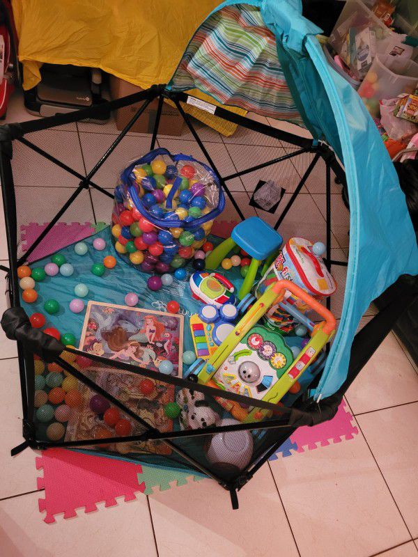 SUMMER PLAYPEN EVERYTHING IS INCLUDED (NOT SOLD SEPARATELY 