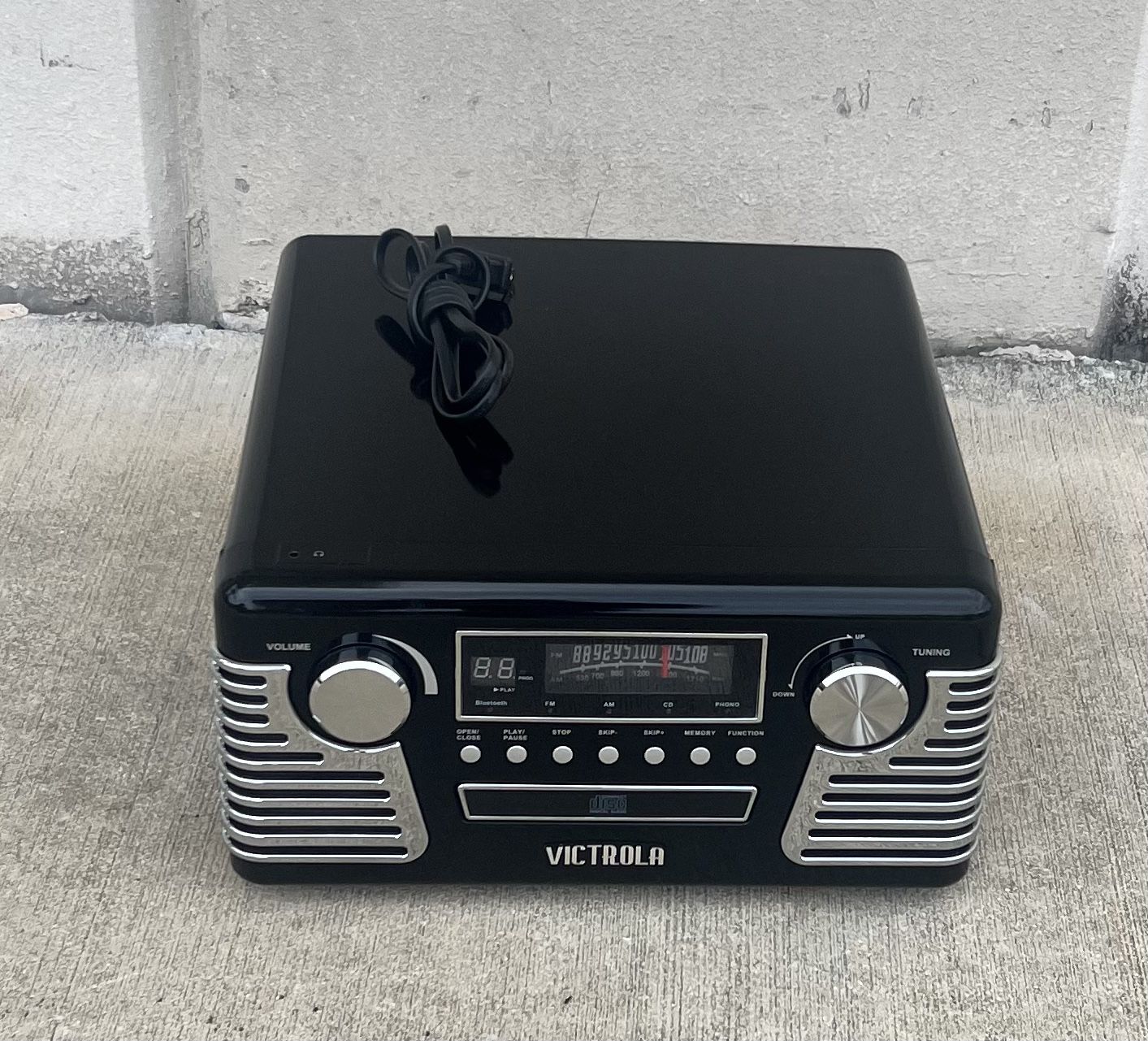 Victrola Bluetooth,CD Player, A.M. F.M. Radio & Turn Table