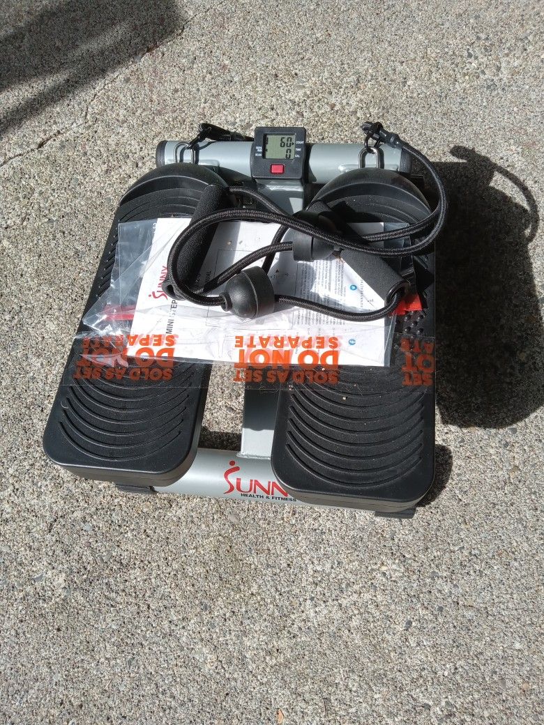 Sunny Health & Fitness NO. 012-S Mini Stepper W/ Resistance Bands