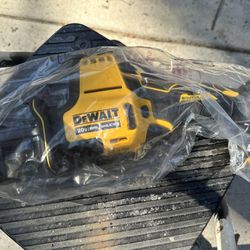 Dewalt ATOMIC 20V MAX Cordless Brushless Compact Reciprocating Saw With Battery And Charger 