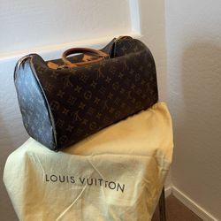 LV 👜  Like New!!! 