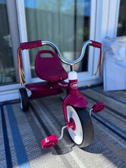 Small Radio Flyer Tricycle ages 1.5-3