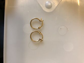 Gold earrings