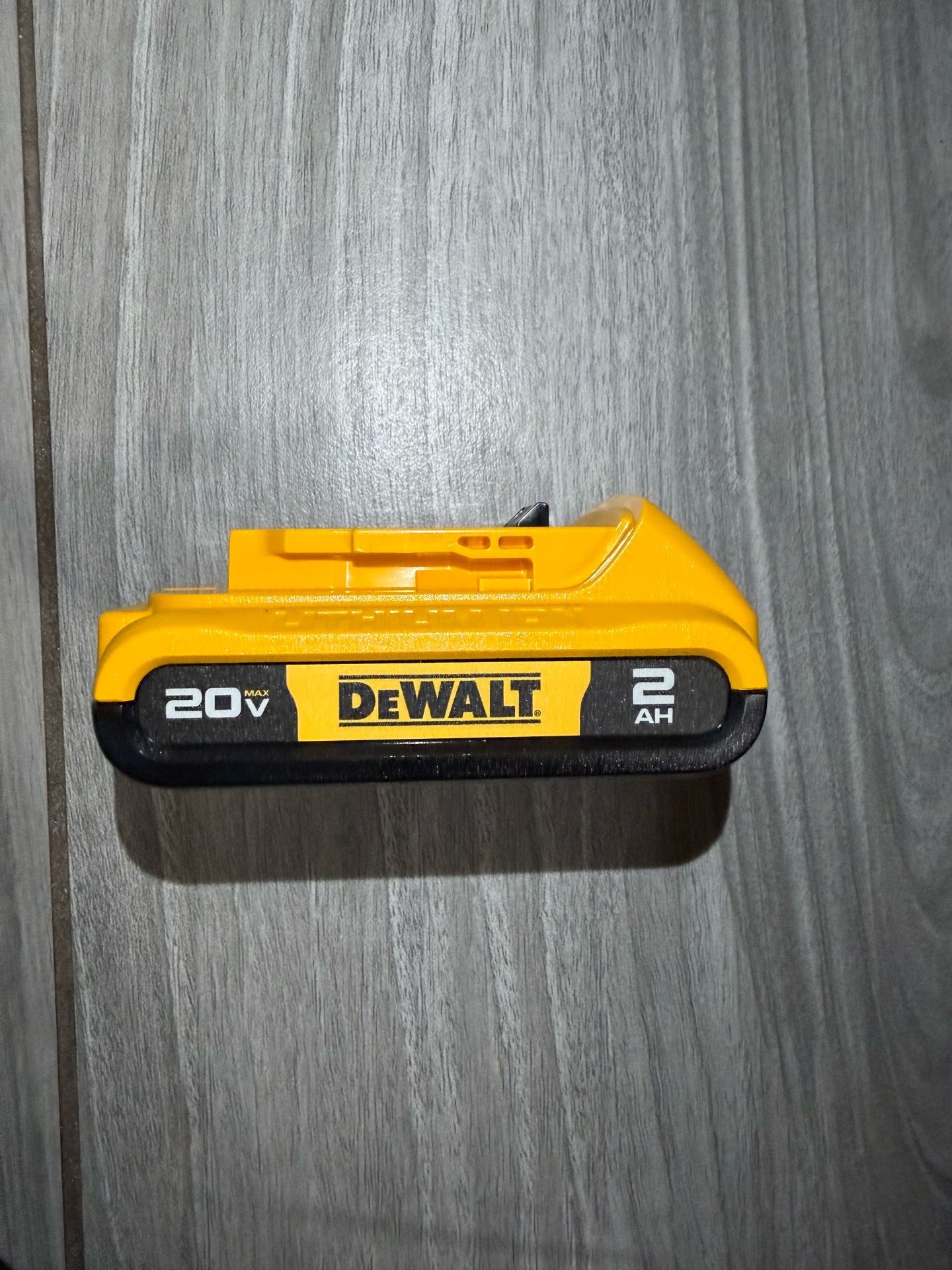 Dewalt 2.0 20 volts battery