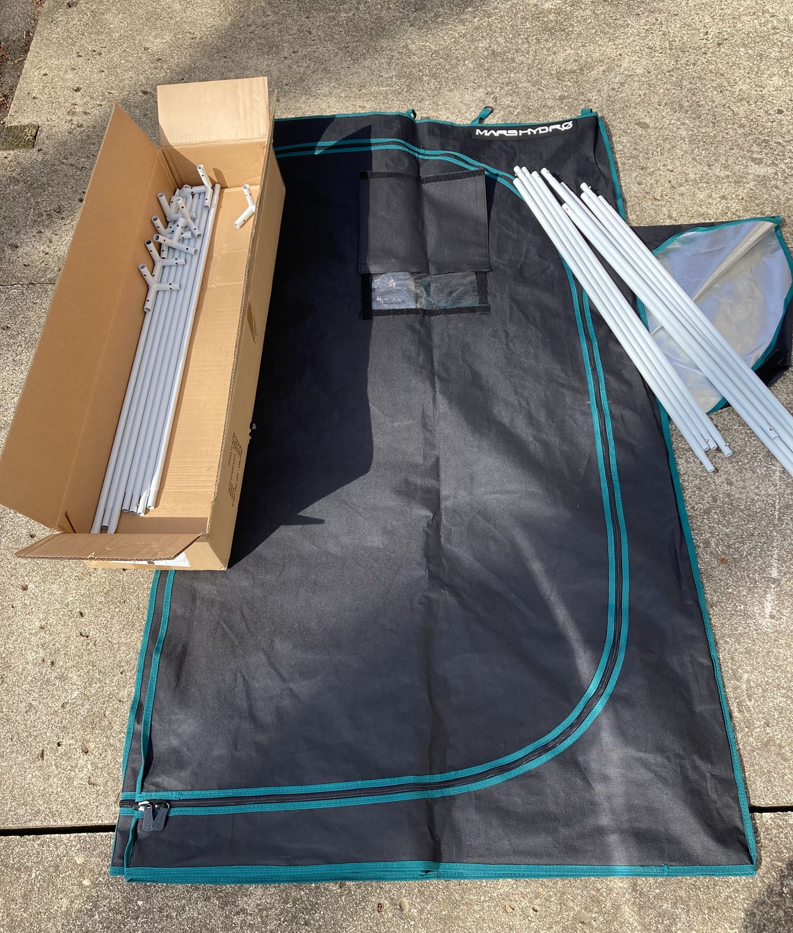 Grow Tent 39”X39”X70”