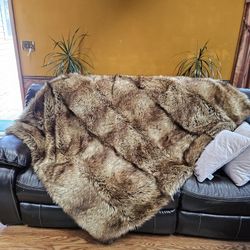 Authentic Scandinavian Crystal Fox Fur Throw/Comforter 60" × 72"