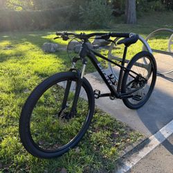 Giant Talon 4 2025 Size Small, Upgraded Parts