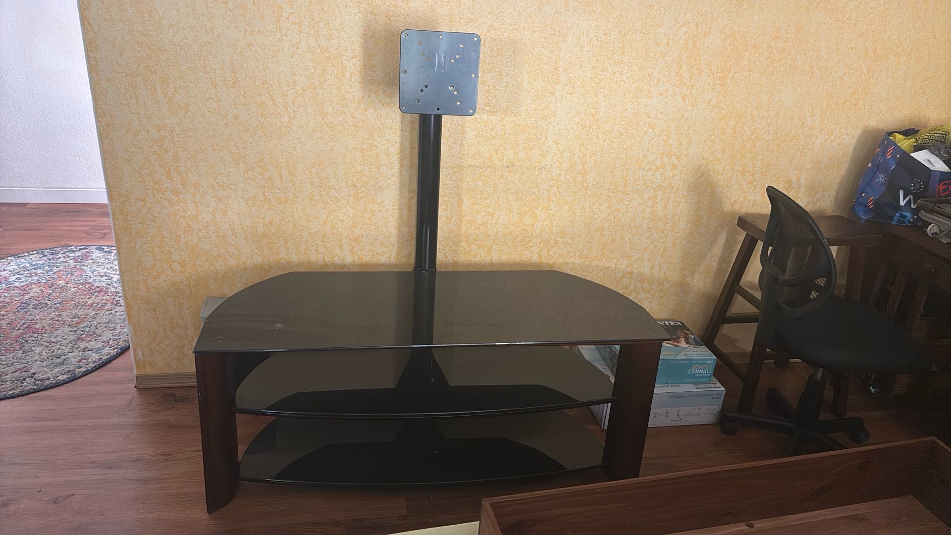 TV Stand / Entertainment Center 