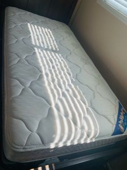 Twin bed with Mattress set