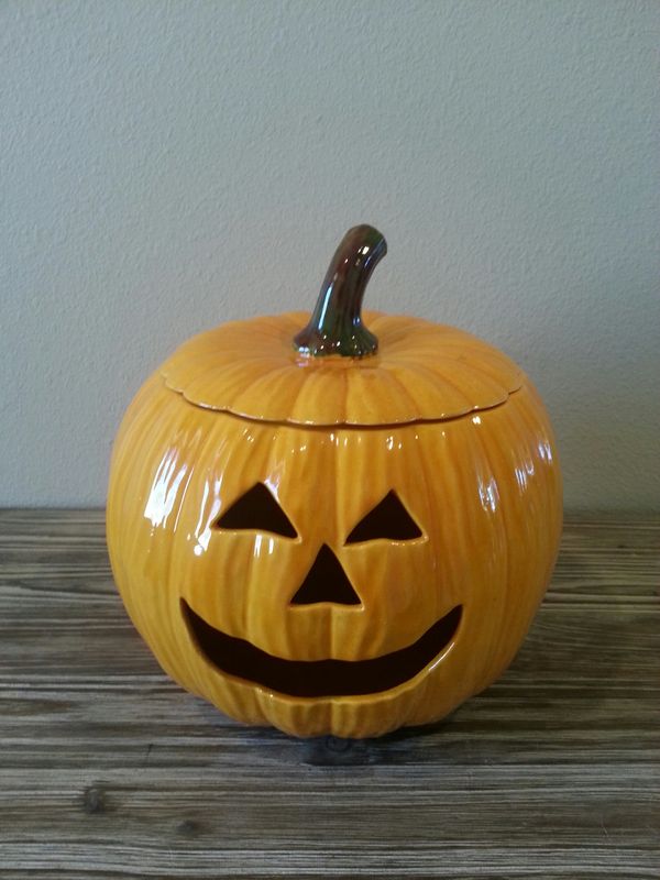 Vintage Ceramic Jack O Lantern
 Vintage ceramic pumpkin jack o lantern super cute excellent condition