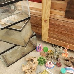 Fish Tank Items.. LQQK!!