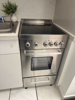 Brand new oven