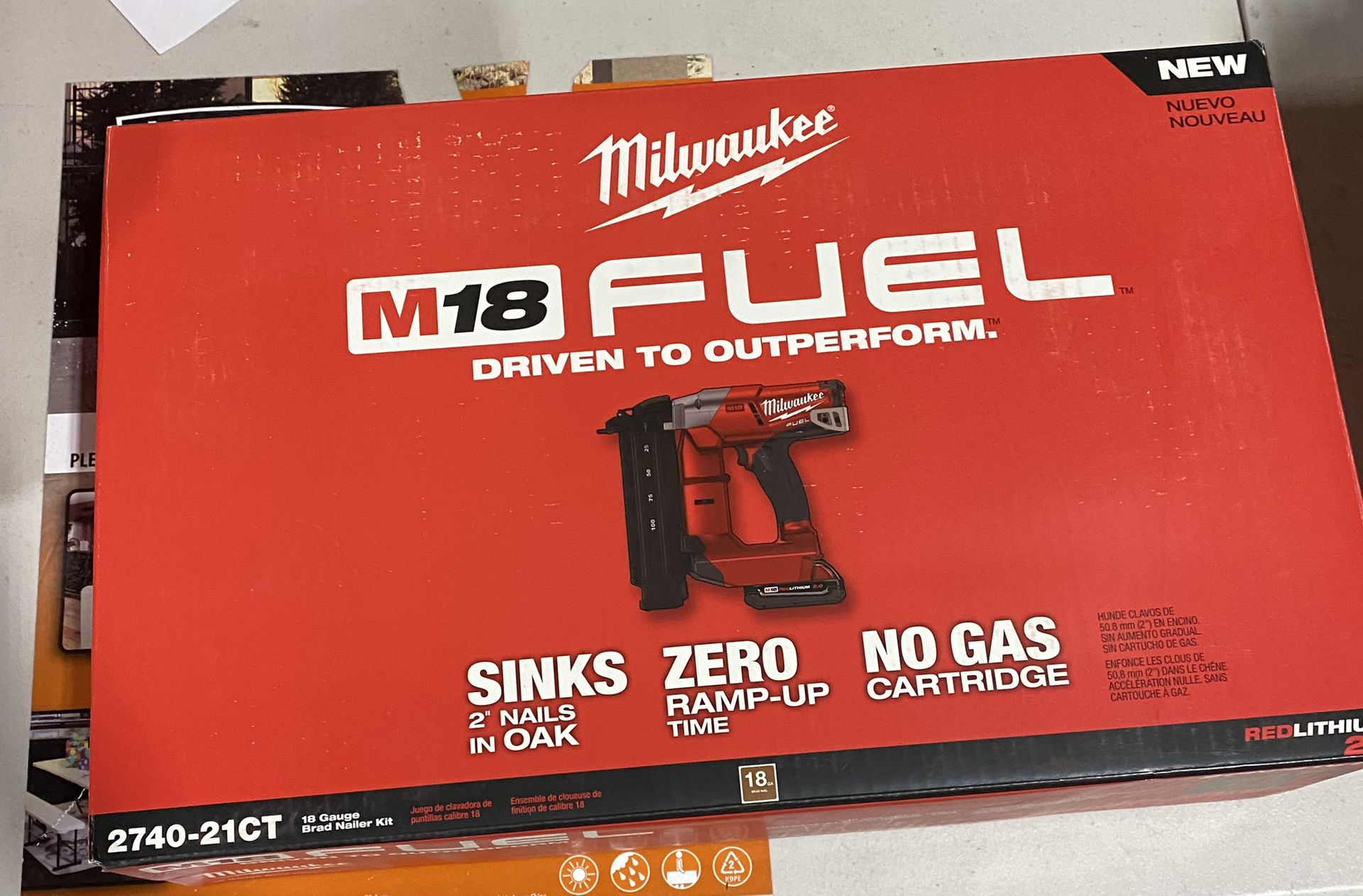Milwaukee - fuel M18 nail gun