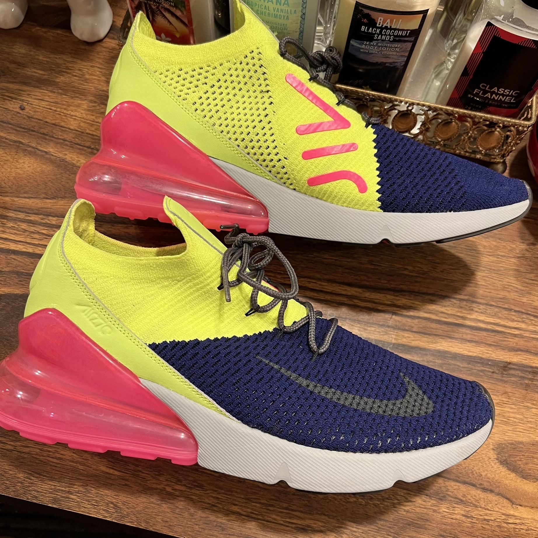 Nike Air Max 270 Flyknit for Sale in Los Angeles, CA - OfferUp