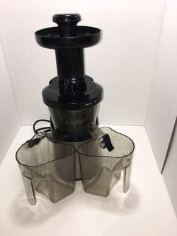 BLACK+DECKER Fruit and Vegetable Juice Extractor, 400-Watt Black, JE2200B,  12.2 x 6.6 for Sale in Houston, TX - OfferUp