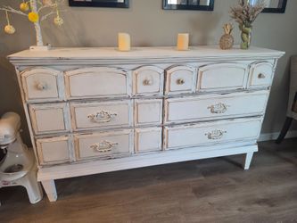 Shabby Sideboard with feet
6 drawers
65.25"w x 17.75"d x 38.75"h