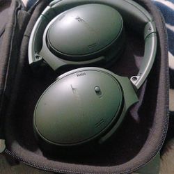 Bose Noise Canceling Headphones 